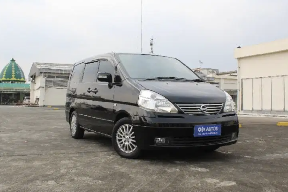 Nissan Serena Highway Star lansiran 2013 bekas