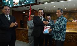 Pimpinan DPR RI Terima Ikhtisar Hasil Pemeriksaan Keuangan Semester I