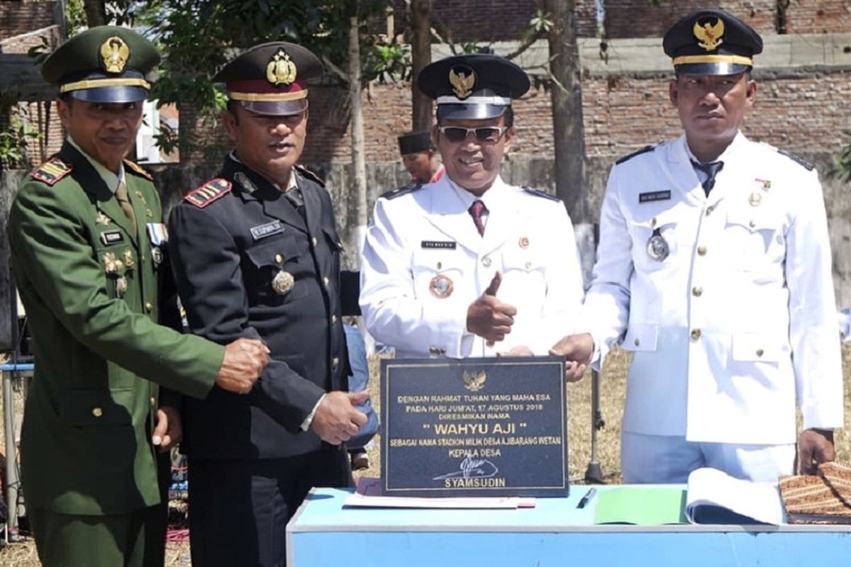 Peresmian nama Wahyu Aji Trilaksana sebagai nama stadion di Desa Ajibarang Wetan, Kecamatan Ajibarang, Kabutpaten Banyumas, Jawa Tengah pada Jumat (17/8/2018). Wahyu merupakan pebalap nasional yang memang lahir di Desa Ajibarang Wetan.