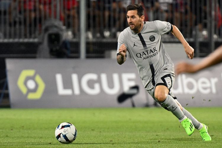 Penyerang PSG, Lionel Messi, mencetak dua gol plus satu assist dalam laga pekan pertama Liga Perancis 2022-2023 kontra Clermont Foot di Stade Gabriel Montpied, 6 Agustus 2022. Selanjutnya, Lionel Messi berpotensi kembali menjadi andalan PSG pada pekan kedua Liga Perancis kontra Montpellier, Minggu (14/8/2022) dini hari WIB.