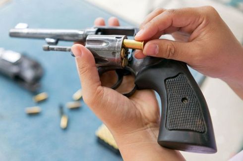 Viral, Pria Bertopi Hitam Diduga Todongkan Pistol di Banyuwangi