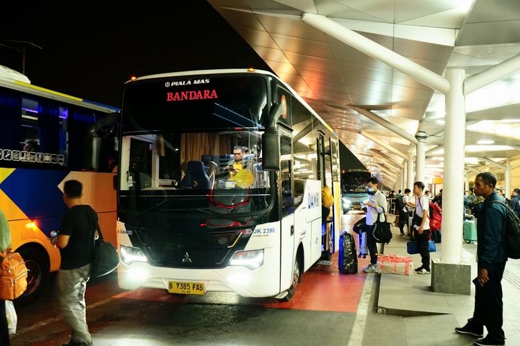 Bus DAMRI Bandara Soekarno-Hatta