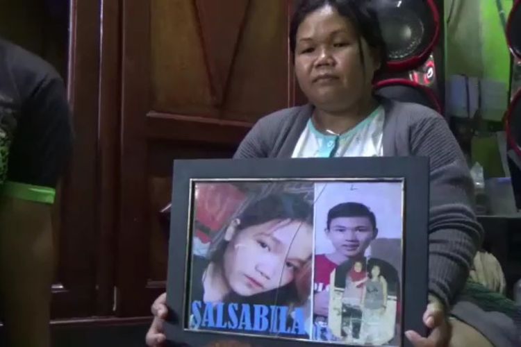 Keluarga korban tabrakan yang di lakukan oleh Kolonel Infantri Priyanto masih menunggu itikad baik dari keluarga tersangka untuk sekedar mengucapkan maaf atau berbelasungkawa.