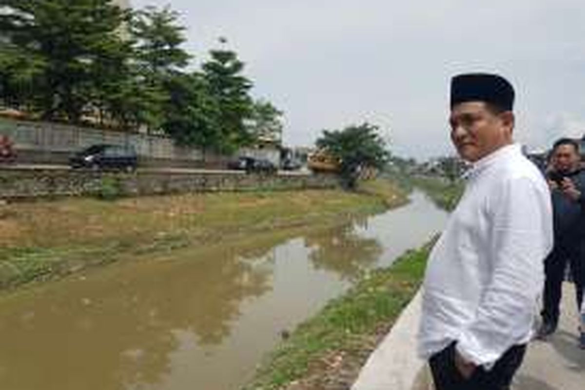 Bakal calon gubernur DKI Jakarta, Yusril Ihza Mahendra di Pulogadung, Jakarta Timur, Jumat (15/4/2016).