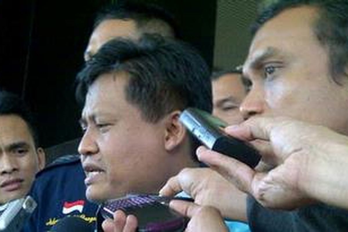 Anggota DPR RI periode 2004-2009 dari Fraksi Partai Kebangkitan Bangsa (F-PKB), Ali Mudhori saat mendatangi Gedung Komisi Pemberantasan Korupsi, Jakarta, Rabu (14/9/2011)