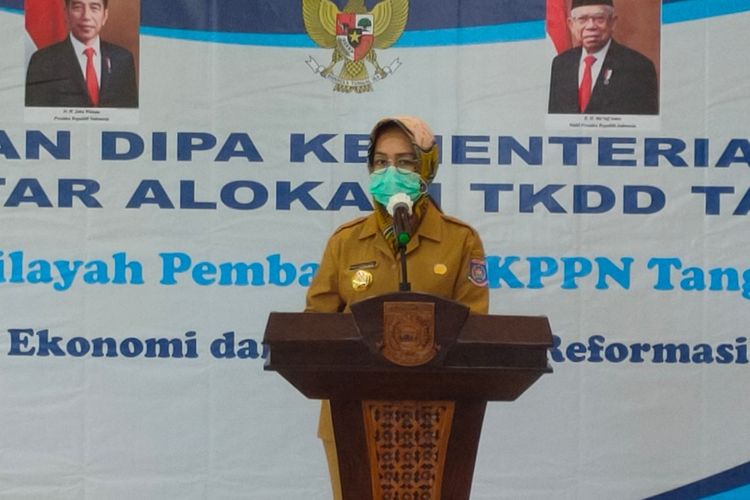 Wali Kota Tangerang Selatan Airin Rachmi Diany di Gedung Balai Kota Tangerang Selatan, Selasa (1/12/2020)