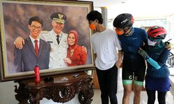 Ganjar dan Atikoh Ulang Tahun Pernikahan, Alam Beri Hadiah Lukisan 