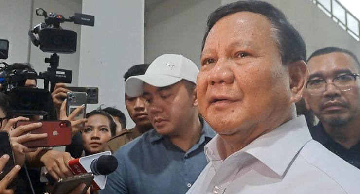 Prabowo Pilih Joget Saat Ditanya soal Debat Capres Tak Edukatif dan Lahan 340.000 Hektare