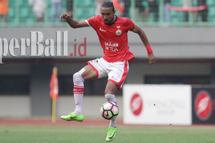 Pemain Persija Jakarta, Rohit Chand, dalam laga pekan 20 Liga 1 melawan PSM Makassar pada Selasa (15/8/2017) di Stadion Patriot Chandrabhaga, Bekasi.