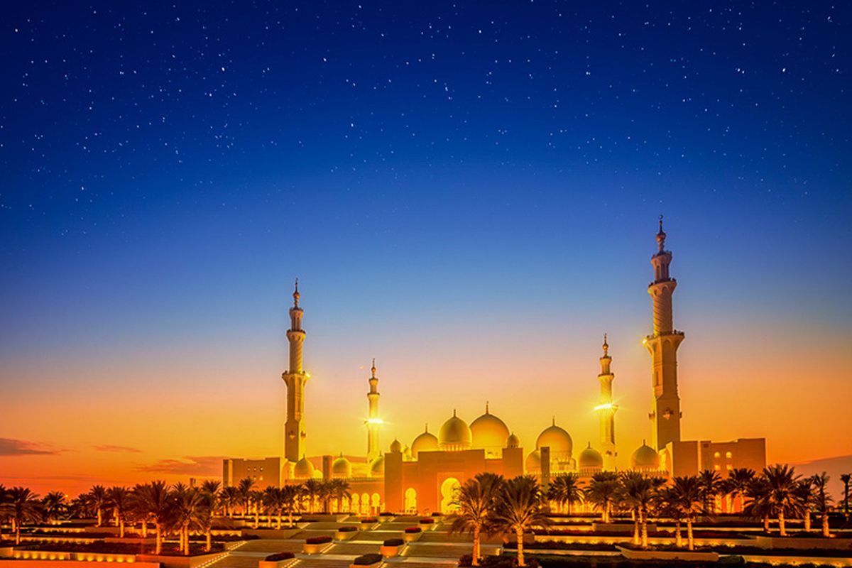 Masjid di malam hari