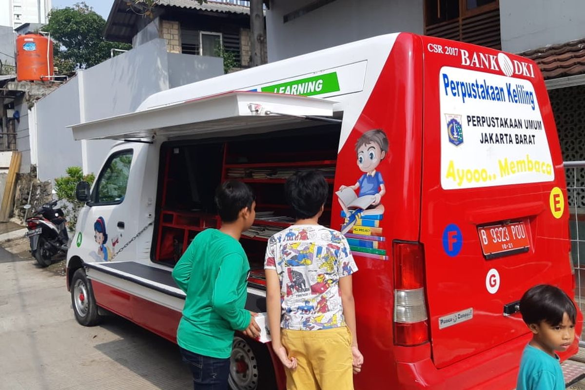 Taman Bacaan Masyarakat (TMB) Insan Cerdas Ceria di Jalan Haji Jaani, Kebon Jeruk,