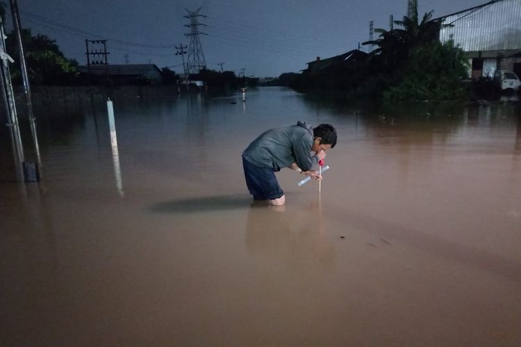 Banjir di Semarang yang menyebabkan KA Pandalungan terlambat tiba di Stasiun Jember pada Kamis (14/3/2024)
