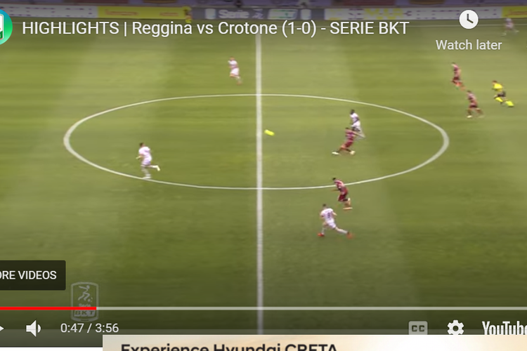 Gol pemain Reggina, Adriano Montolto, dari jarak 54 meter ketika timnya menang 1-0 atas Crotone dalam laga Serie B Italia, Sabtu (12/2/2022).