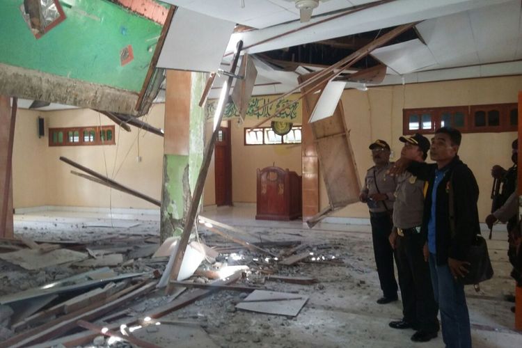 Gempa dengan magnitudo 7,6 mengguncang Papua Nugini, Senin (26/2/2018). Namun dampaknya dirasakan di sejumlah wilayah di Papua. Di Kabupaten Boven Digoel, sejumlah bangunan rusak.