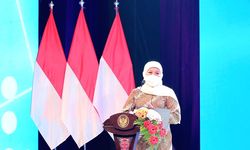 Pemprov Jatim Raih Anugerah Kualitas JPT, Khofifah: Jadi Motivasi Terapkan Sistem Meritokrasi