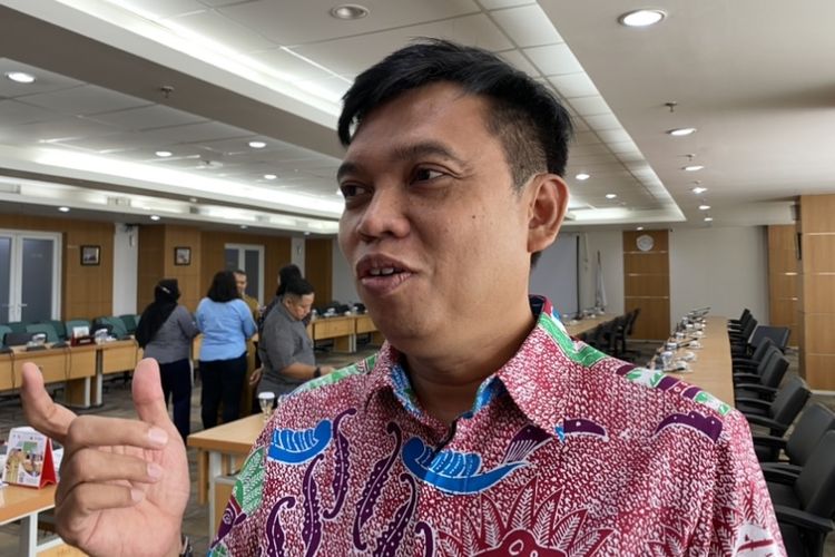 Anggota Komisi A DPRD DKI Jakarta, Syarifudin menyoroti soal kenaikan gaji pegawai penyedia jasa lainnya perorangan (PJLP) yang sampai saat ini belum sesuai upah minimum provinsi (UMP) 2023 yakni Rp 4,9 juta. Pernyataan itu disampaikan Syarifudin di Gedung DPRD DKI Jakarta, Selasa (20/6/2023).