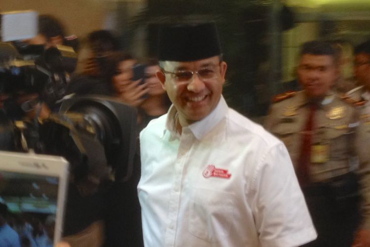 Calon gubernur DKI Jakarta Anies Baswedan di gedung Metro TV, Kedoya, Jakarta Barat, Senin (27/3/17).