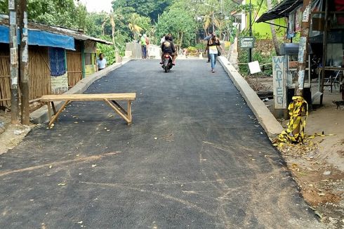 Jembatan Bambu Apus Kelar Dibangun, Pedagang Senang Pendapatan Membaik