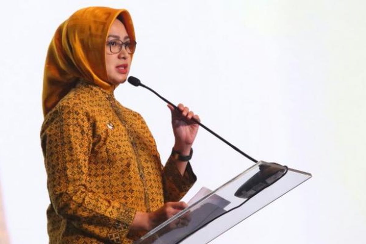Wali Kota Tangerang Selatan Airin Rachmi Diany saat menjadi pembicara dalam acara Indonesia Smart City Forum (ISCF) 2016 di Trans Luxury Hotel, Bandung, Jumat (2/9/2016). KOMPAS.com/DENDI RAMDHANI