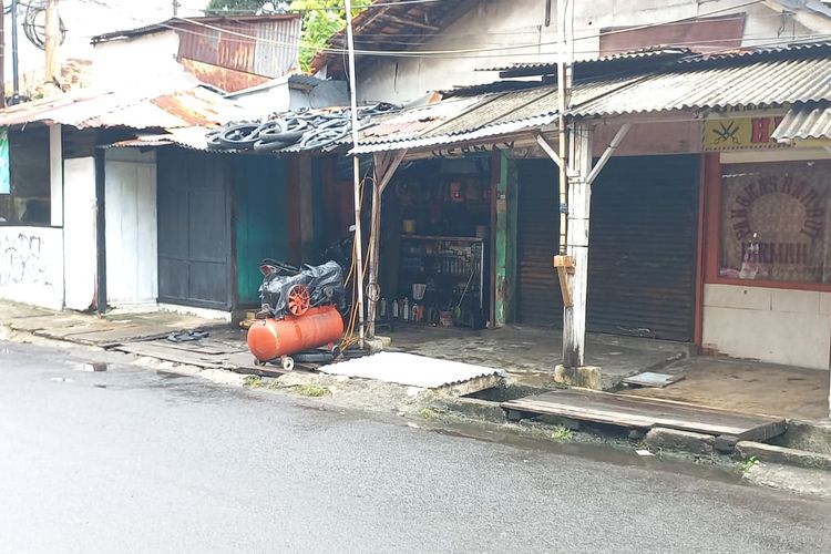 Kisah Elirantau Usaha Bengkel Motor Rumahan