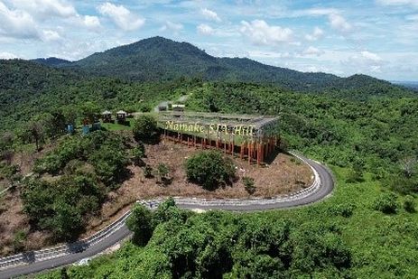 Meneropong Keindahan Kotabaru dari Bukit Mamake dan Bapake