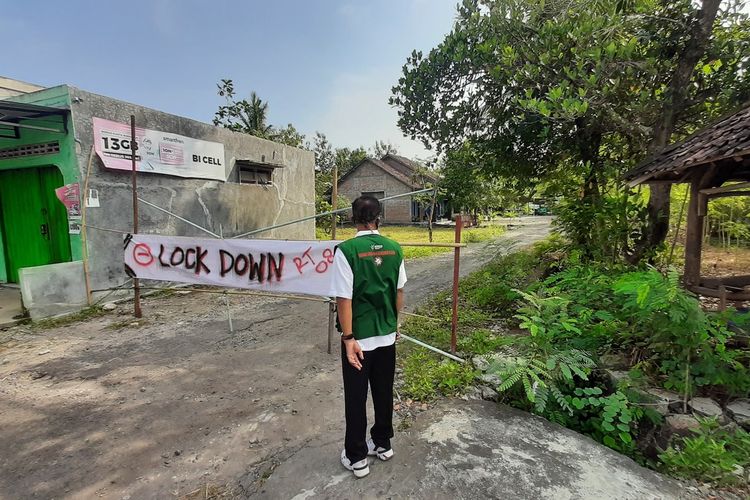 Pintu Masuk Padukuhan Dengok II, Kalurahan Dengok, Kapanewon Playen ditutup Rabu (9/6/2021)