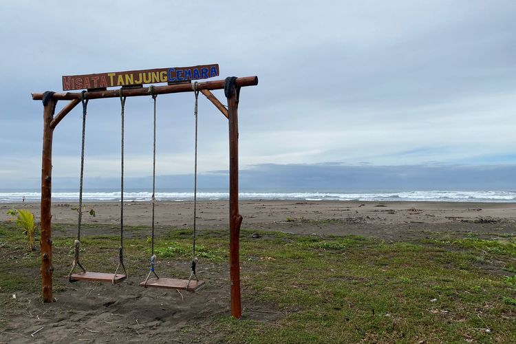 Spot untuk berkemah atau camping yang masih sangat luas di kawasan Tanjung Cemara Karang Tirta. 