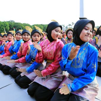 Gambar Pola Lantai Tari Saman Aceh Adalah Visitbandaaceh Com