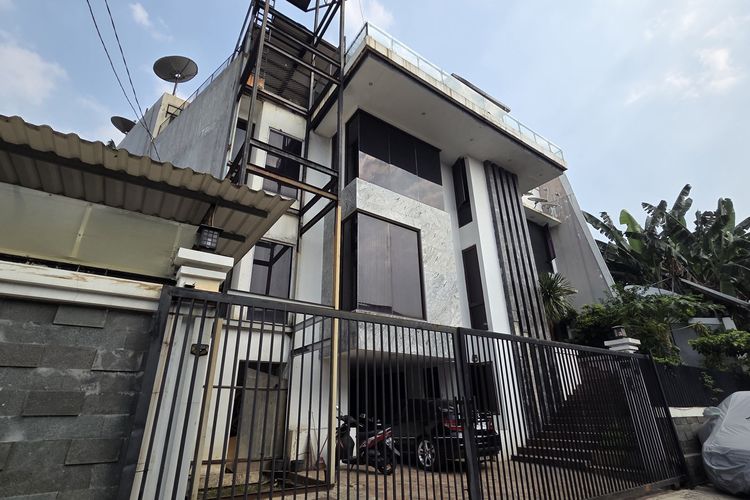 Rumah Roy Suryo di Tangsel Kosong Usai Penangkapan, Istri Ikut Menyusul ke Polda