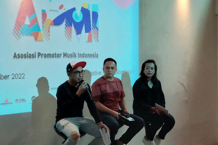 Asosiasi Promotor Musik Indonesia (APMI) menyerukan kekhawatiran jika gelaran konser musik akan semakin sulit mendapat izin pelaksanaan, di Blok M, Jakarta Selatan, Kamis (3/11/2022). 