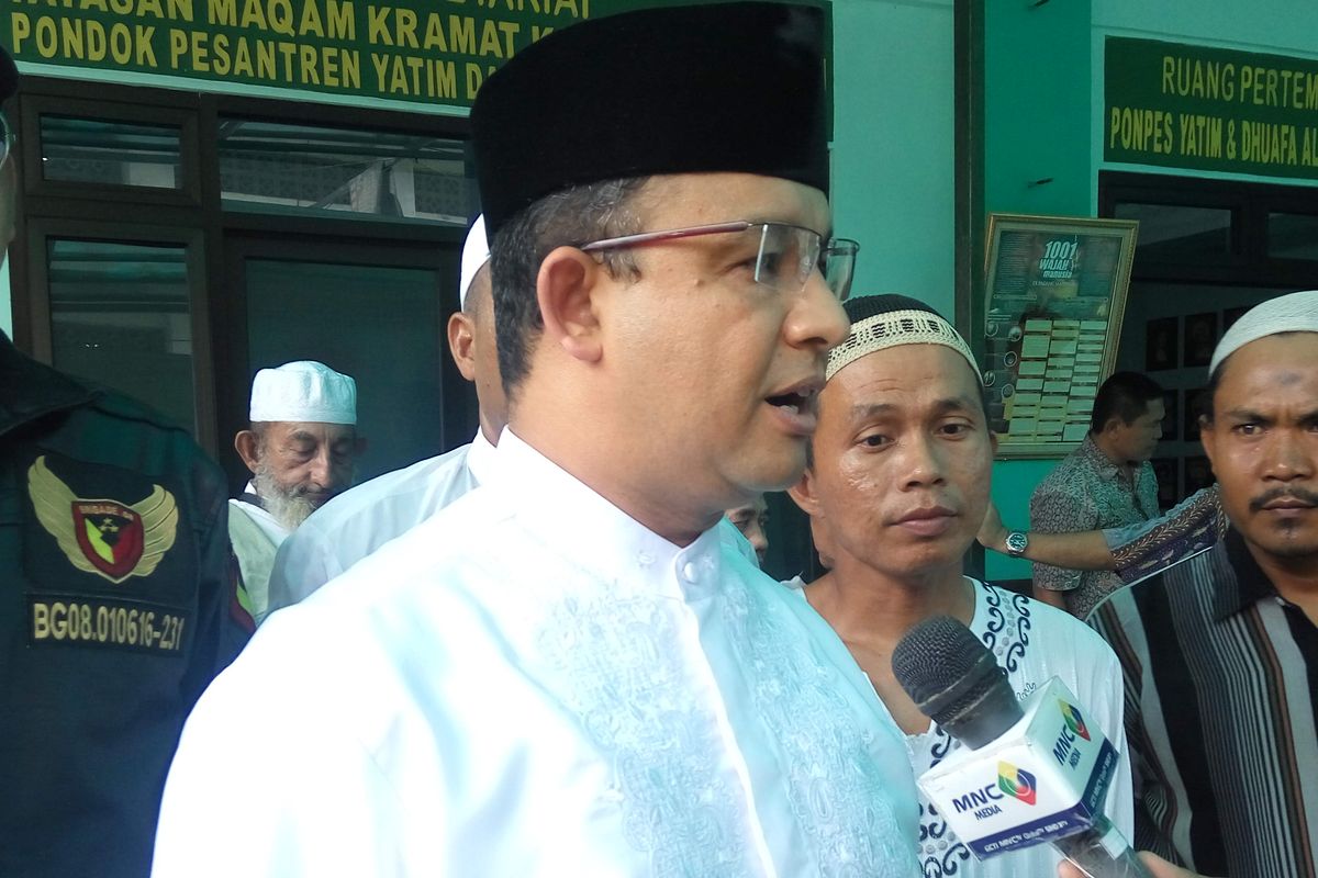 Calon gubernur DKI Jakarta Anies Baswedan saat di kawasan Kampung Bandan, Jakarta Utara pada Jumat (3/3/2017).