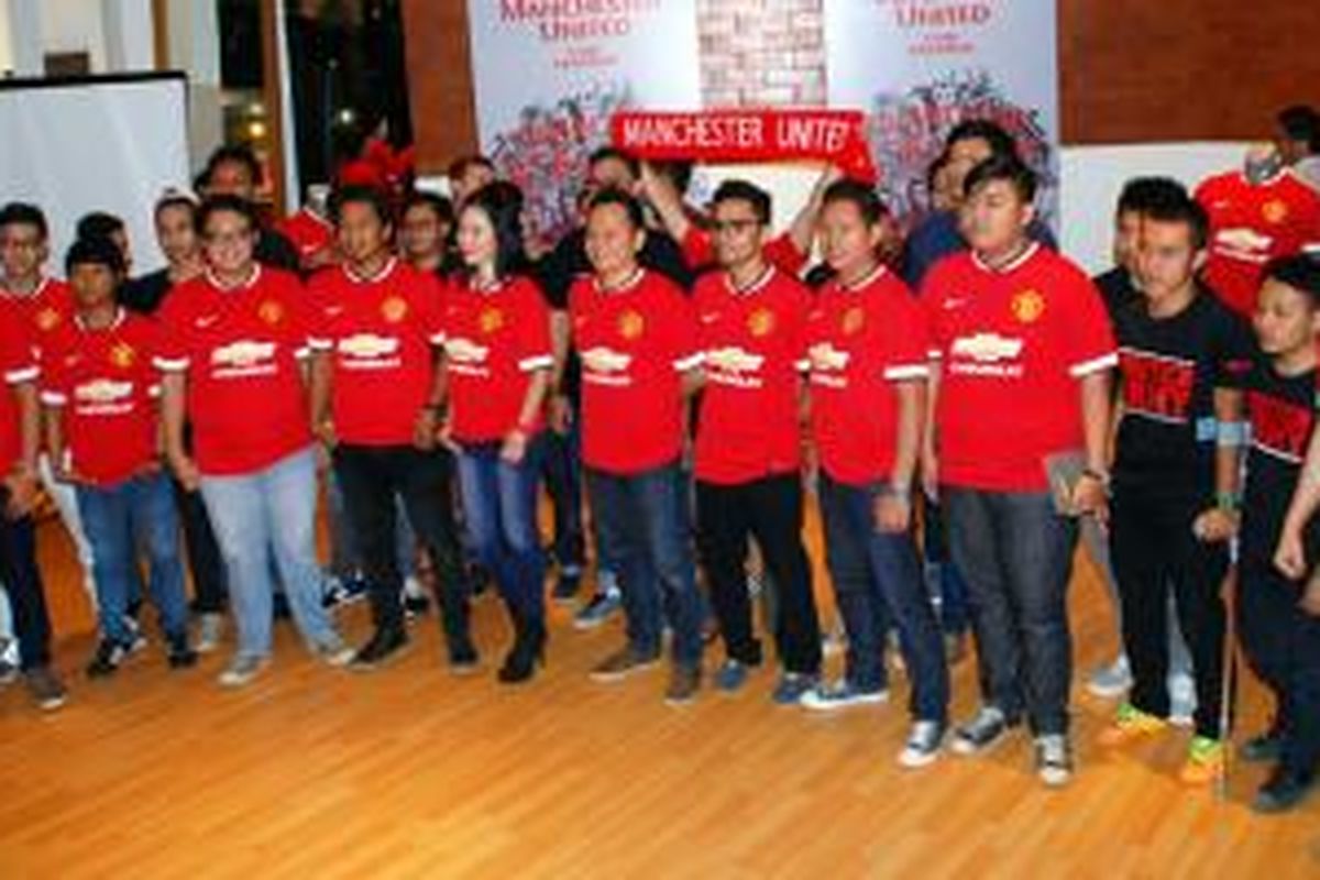 Jersey baru Manchester United dirayakan fanas dari Indonesia.