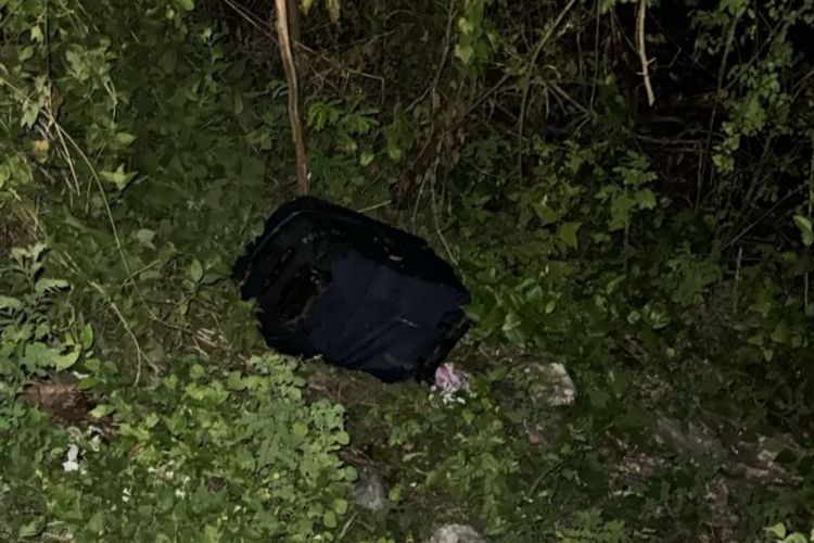 Mayat dalam koper ditemukan di semak-semak Jembatan Panjang, Jimbaran, Kecamatan Kuta Selatan, Kabupaten Badung, Bali. Pembunuhan itu terjadi pada Jumat (3/5/2024) sekitar pukul 03.00 Wita.