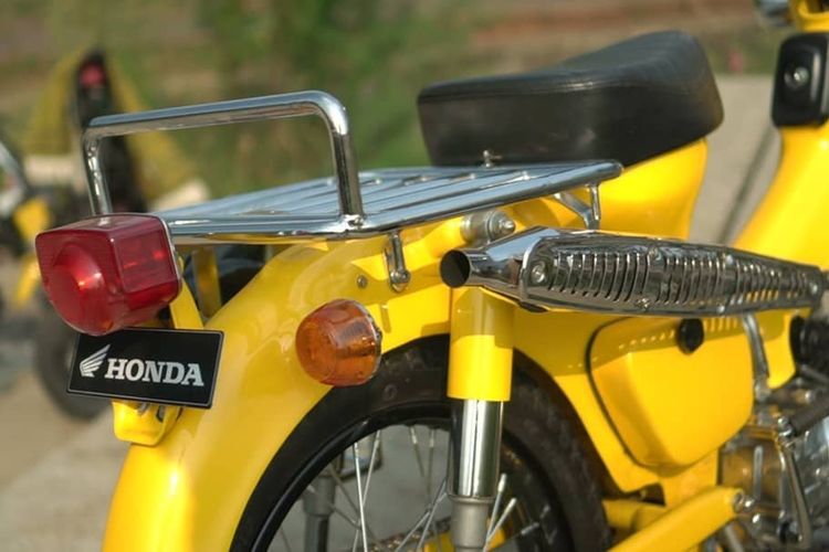 Honda CT110 dari basis Astrea Prima garapan Desth Motorcycle