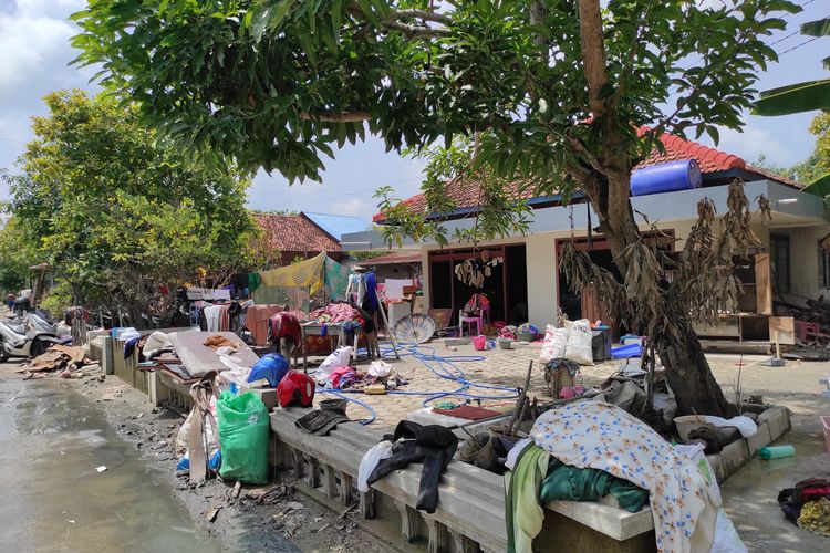 Kondisi pasca banjir Desa Karanganyar, Kecamatan Karanganyar, Kabupaten Demak, Kamis (22/2/2024). (KOMPAS.COM/NUR ZAIDI)