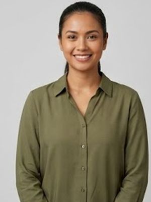 Warna baju yang tepat bisa bikin kulit sawo matang tampak lebih cerah dan glowing. Simak 18 pilihan warna terbaiknya di sini.