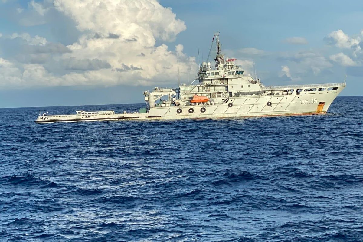 Kapal Angkatan Laut China atau People Liberation Army Navy (PLA Navy) sudah tiba di perairain Bali pada Minggu (2/5/2021) guna membantu evakuasi kapal selama KRI Nanggala-402.