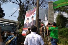 Baliho Ucapan Selamat untuk Prabowo-Sandi Terpasang di Jatinangor