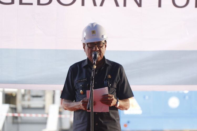 Wakil Gubernur Maluku Zeth Sahuburua dalam pidato sambutanya pada acara Groundbreaking PLTP Tulehu di Ambon, Selasa (20/6/2017)