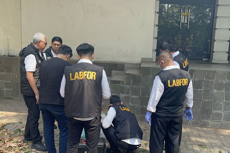 Dokter Tak Temukan Busa Saat Sutrimo Tiba di Rumah Sakit Berbalut Selimut Biru