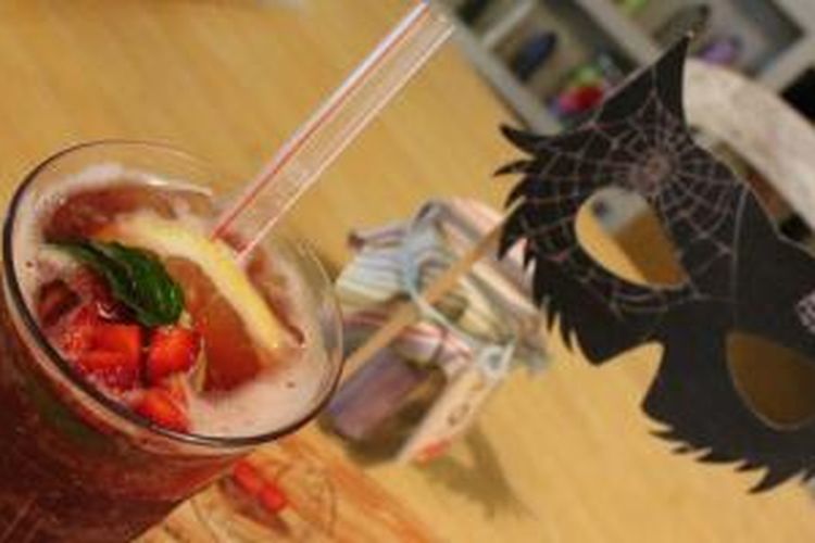 Vampire Sangria, minuman segar ala drakula di Restoran Nanny’s Pavillon. 
