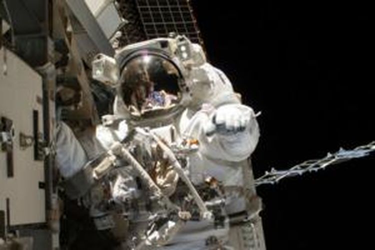 Astronot AS, Steve Swanson, akan menyaksikan laga piala dunia dari televisi.