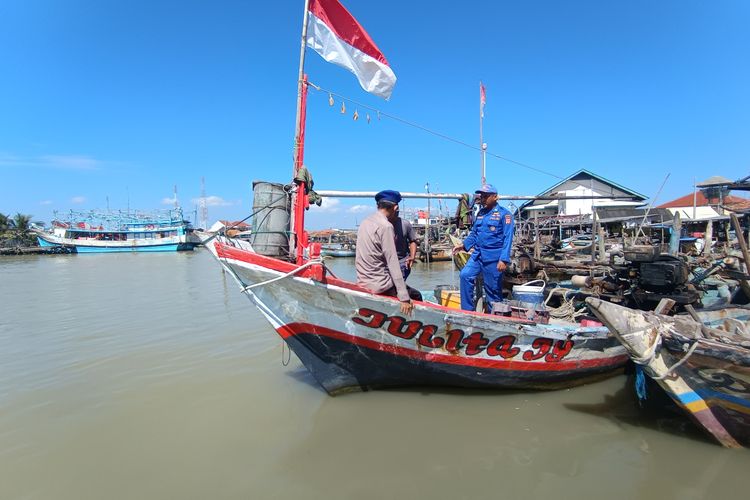 Kapal Nelayan di Indramayu Berputar-putar Tanpa Awak, Nakhoda Diduga Hilang Terjatuh ke Laut