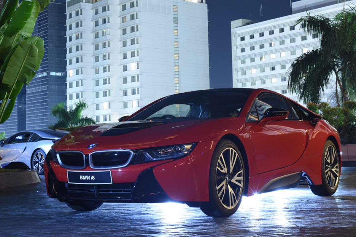 BMW i8 Protonic Red Edition