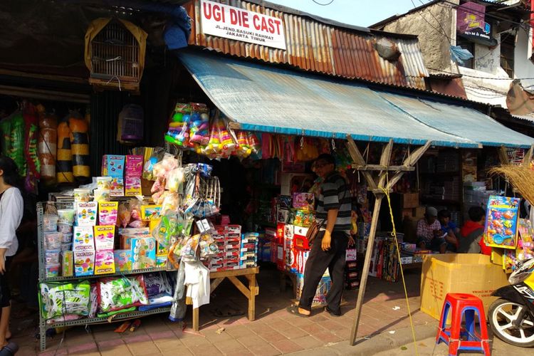 Kondisi pasar Gembrong, Kamis (7/12/2017). Pasar Gembrong dan sekitarnya akan ditata terkait pembangunan tol Becakayu di lahan tersebut.