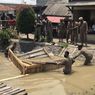 Dianggap Mengganggu Aliran Sungai, 11 Bangunan Liar di Cibarusah Dibongkar Satpol PP