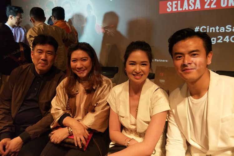 Alan Budikusuma, Susy Susanti, Laura Basuki dan Dion Wiyoko dalam jumpa pers usai screening film Susi Susanti Love All di XXI Plaza Indonesia, Thamrin, Jakarta Pusat, Selasa (22/10/2019).