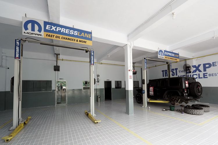 Peresmian diler Jeep Kalla Kars di Makassar