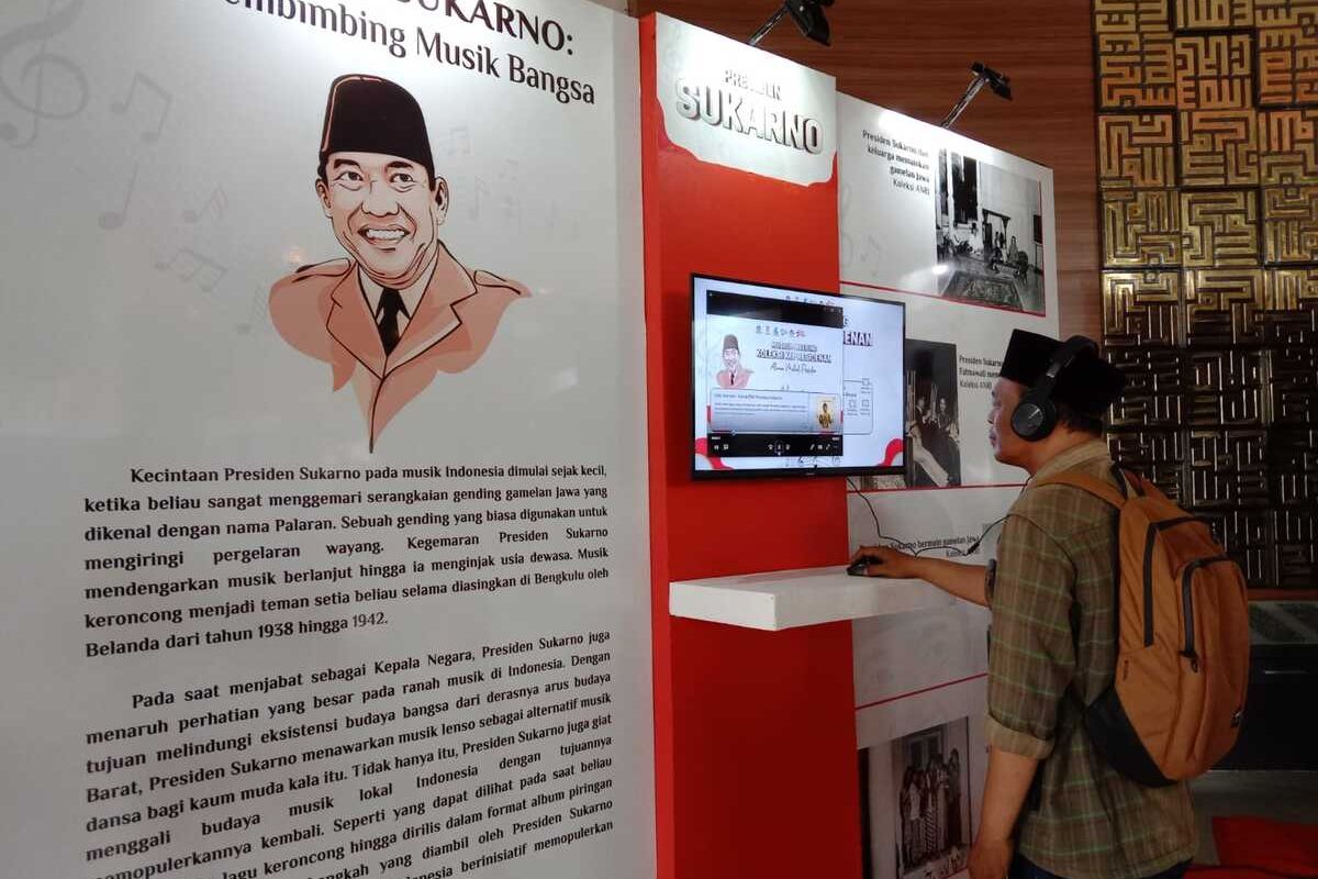 Pameran “Alunan Melodi Presiden” di Museum Islam Indonesia Hasyim Asy'ari (MINHA) Tebuireng, Jombang, Jawa Timur. Pameran tersebut diselenggarakan oleh Unit Museum Kepresiden RI dan Balai Kirti, pada Senin (21/8/2023) hingga Minggu (27/8/2023).