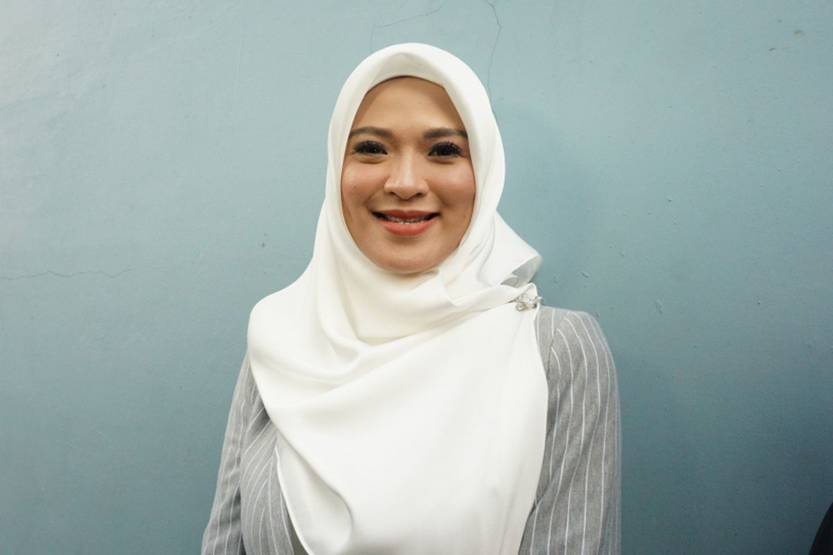 Penyanyi Delia Septianti saat ditemui di Gedung Trans TV, Tendean, Jakarta Selatan, Selasa (1/5/2018).